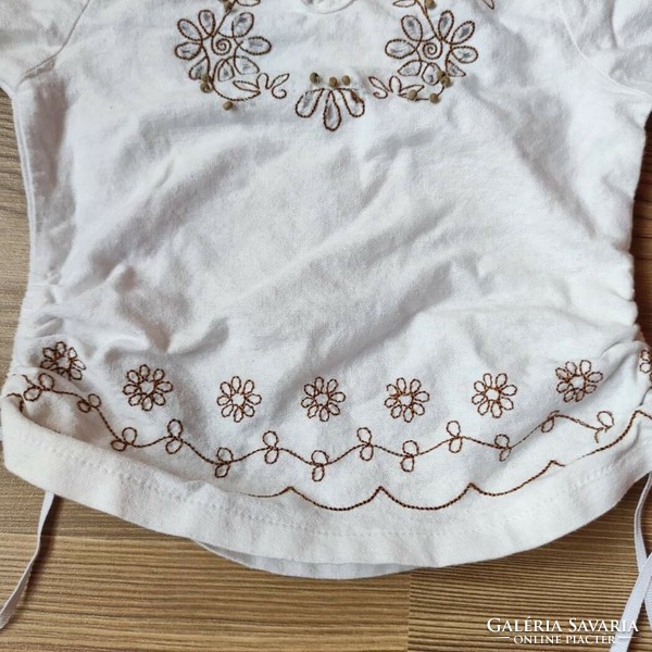 White, embroidered cotton top (104, 4 years)