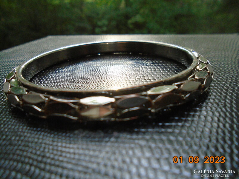 Mesh-like pierced rope silver-colored bracelet