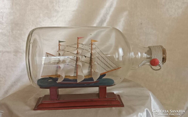Hajómodell üvegben -nagy méretű