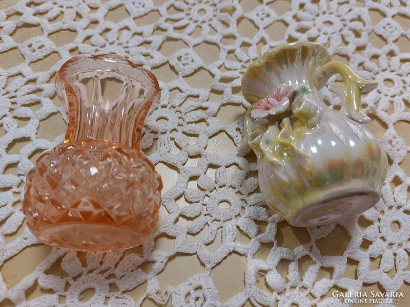 Régi  kis üveg váza rózsaszín 8 cm és lüszteres  kis váza