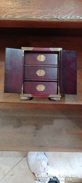 XIX. Century Chinese wooden box, with jewelry drawers, 18 x 16 cm.