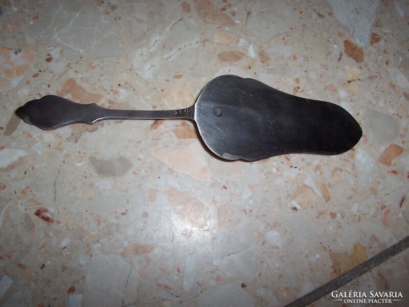 A very nice silver-plated cake spatula for sale