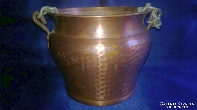 Suspendable copper basket
