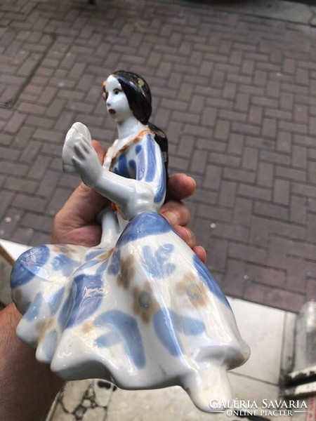 Ukrán, Polenszki porcelán kártyavető nő figura, 20 cm-es nagyságú.