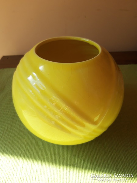 Old yellow ceramic vase - 13 cm x 16 cm
