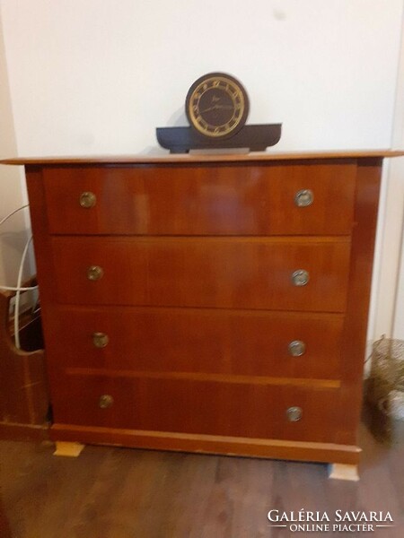 Bieder chest of drawers