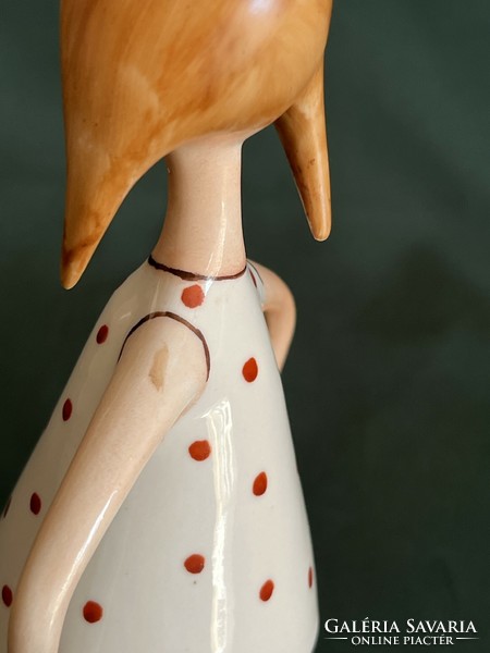 Lány egyedi festésű pöttyös ruhában kőbányai porcelán figura J.Seregély Márta (P0007)