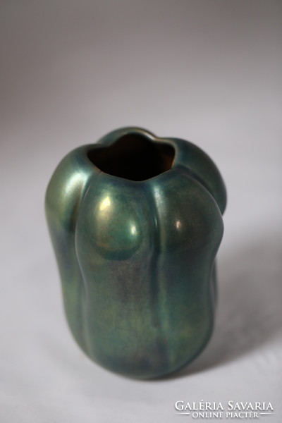 A vase with an eosin decor