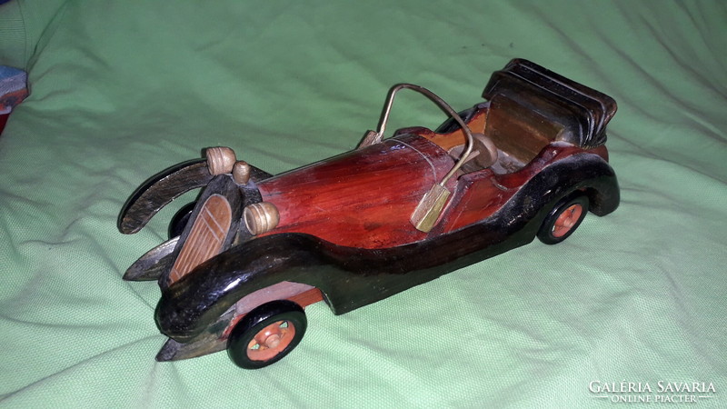 Retro wooden large oldtimer toy car - rolls well - even as a shelf decoration - 28 cm according to the pictures