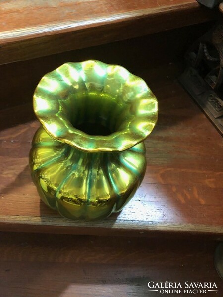 Zsolnay porcelain, eosin chipped vase, height 20 cm.