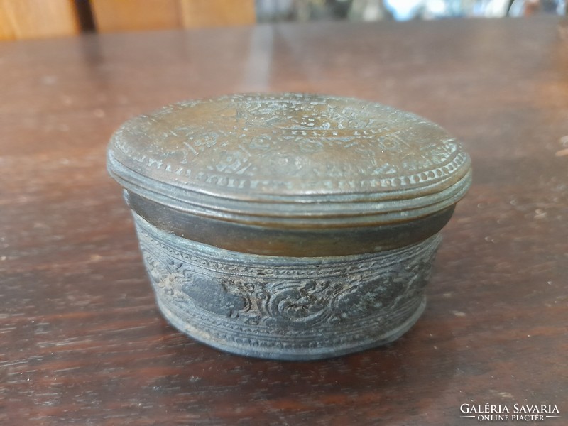 Old metal, patterned oval box, box.