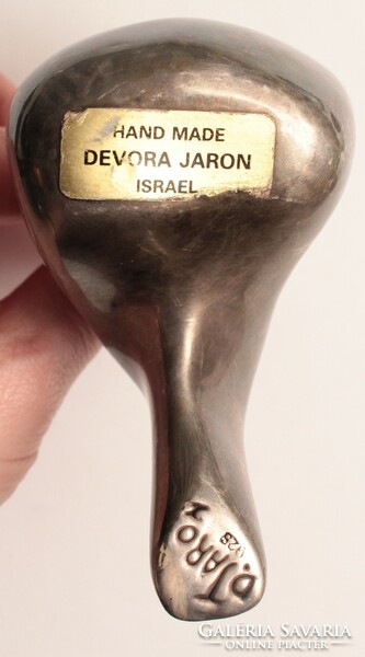 Devora Jaron: Ülő akt szobor kézzel készített Ag(.925) 179g