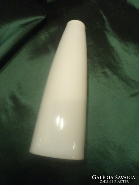Hófehér  Zsolnay  porcelán váza