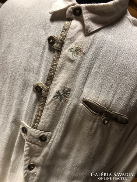 Men's natural linen hunting shirt with vintage embroidery