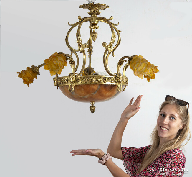 Copper room chandelier with yellow rose shells (5 arms) - decorated with ram's heads