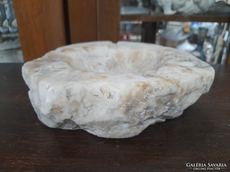 Large solid heavy marble ash tray, ash tray. 20 Cm.