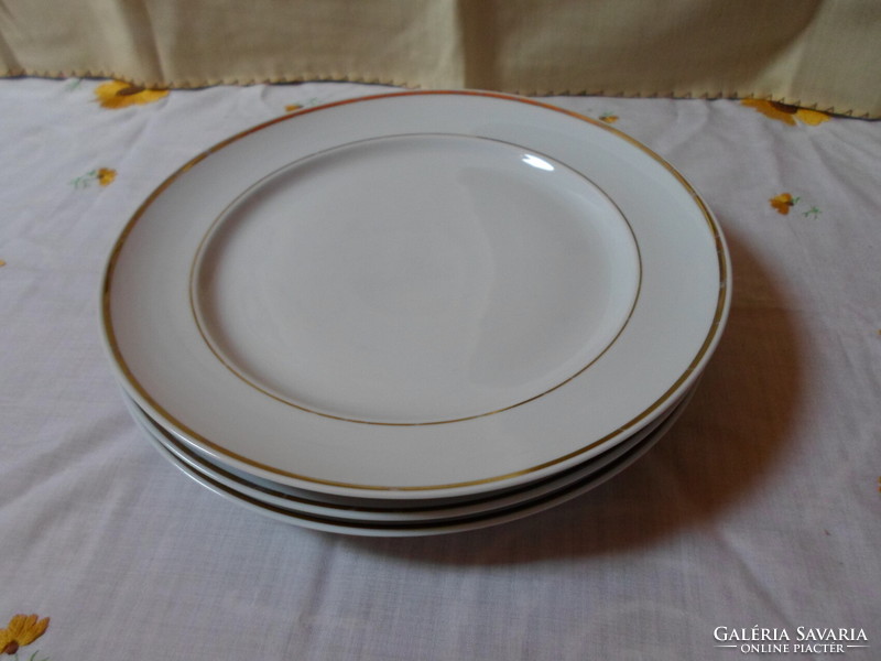 Alföld porcelain, white plate with gold rim 4. (Gold rim, flat)