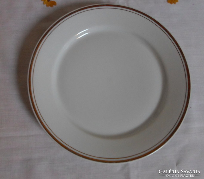 Alföldi Porcelán, aranyszegélyes fehér tányér 3. (aranyszélű kistányér, süteményes)