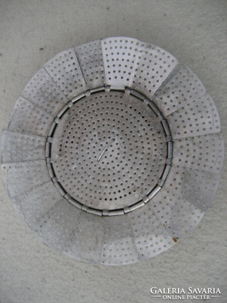 Grill for cooking dumplings