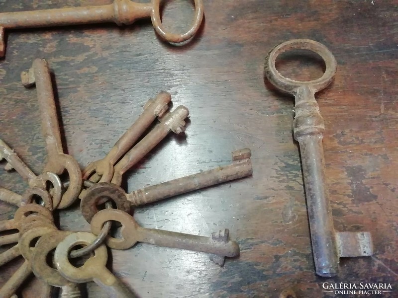 Antique keys, 20 pcs