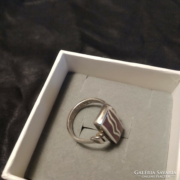 Elegant, modern 925 silver ring