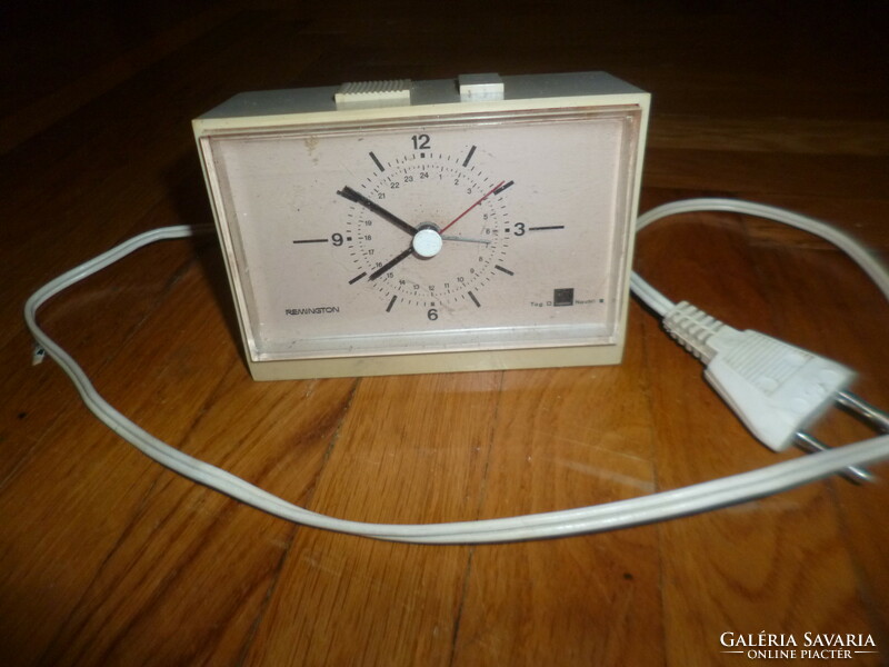 Retro electric Remington table clock
