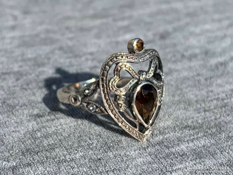 Női ezüst gyűrű barna köves szivecskés áttört mintás