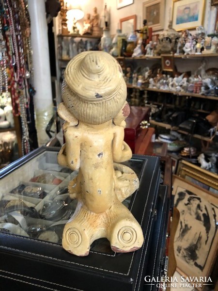 Cameroonian antique soapstone statue, 20 cm in size.