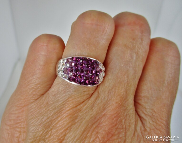 Very elegant silver ring with amethyst purple and white stones