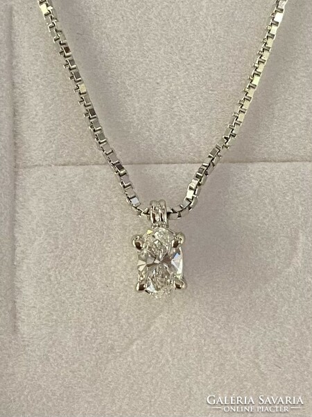 18K white gold necklace with diamonds!
