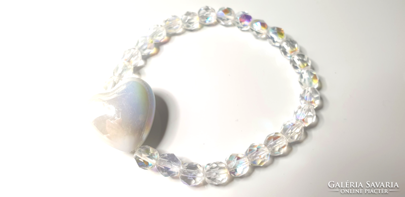 Iridescent glass bracelet with ceramic hearts