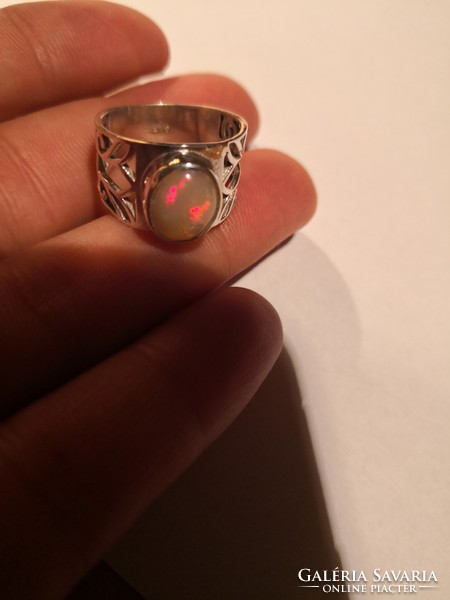 Gyönyörű, opál köves ezüst gyűrű
