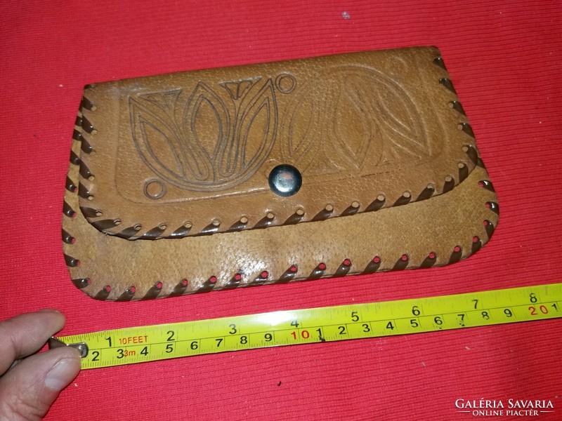 Antique leather-decorated double-sided wallet as shown in the pictures