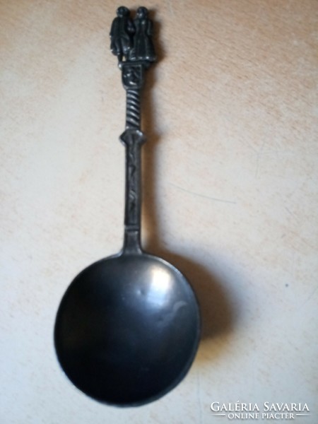 Kulon-shaped wooden spoon, handle with two shapes