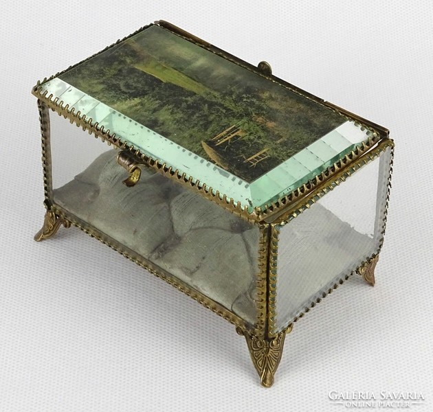 1O223 last century copper jewelry box with glass insert
