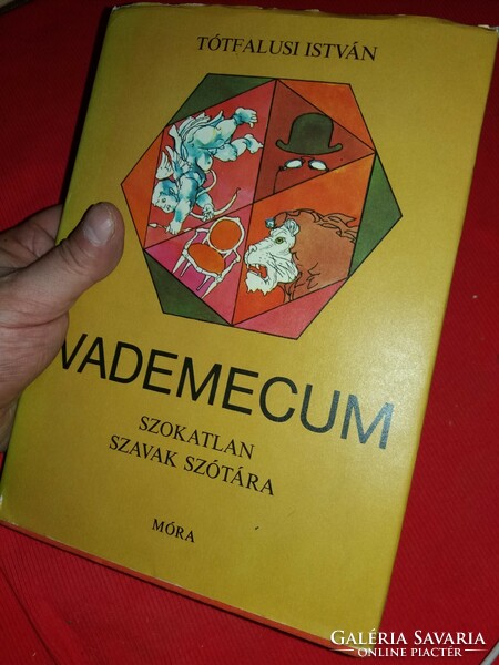 1983. István Tótfalusi: vademecum dictionary of unusual words book móra