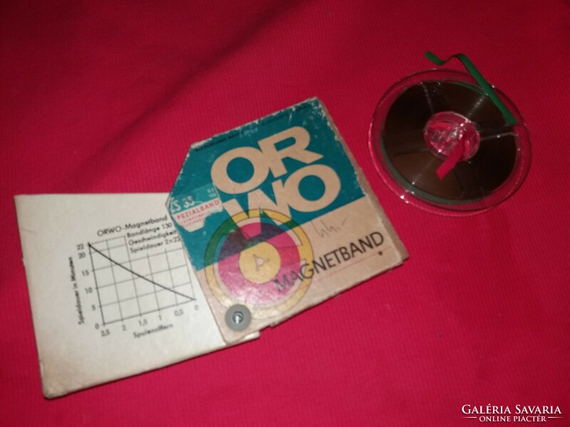 Old orwo reel-to-reel tape recorder with box on reel, perfect condition according to the pictures
