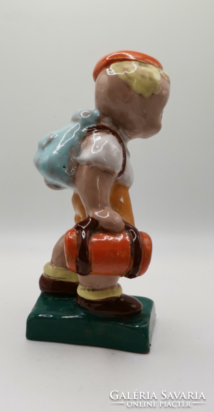 Hop ceramic figure