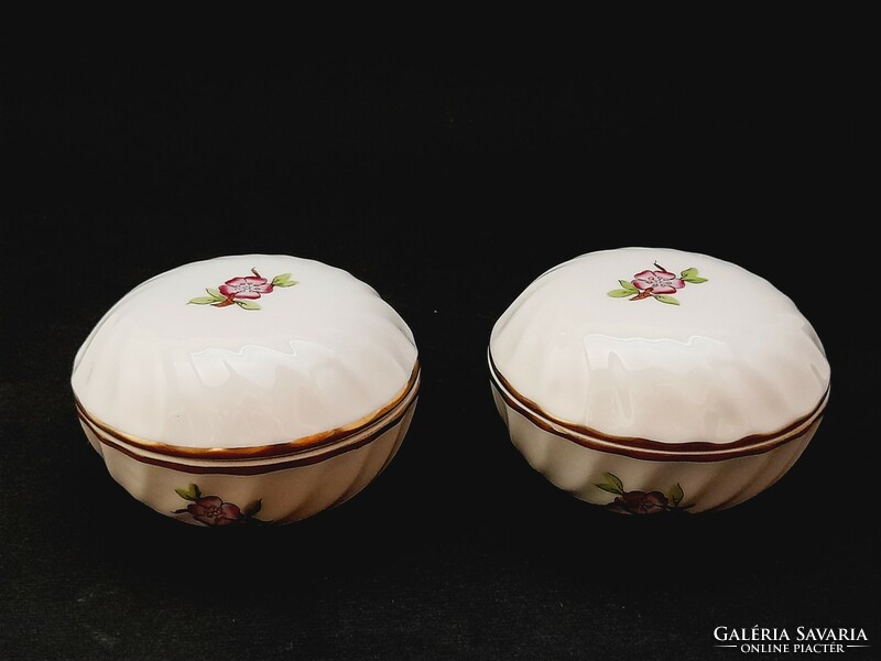 Pair of Herend porcelain jewelry boxes with lids