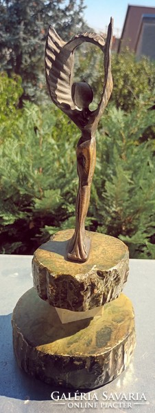 Nando Kallweit : Helena Szobor -  bronz szobor
