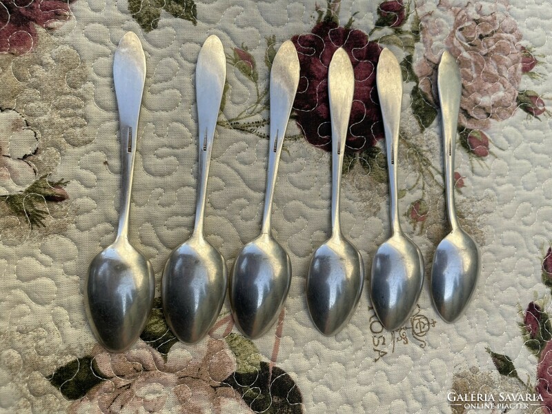 Set of 6 silver-plated spoons, marked.