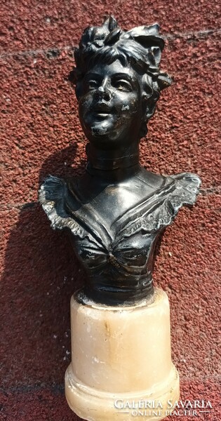 Antique bronze / bronzed female bust statue
