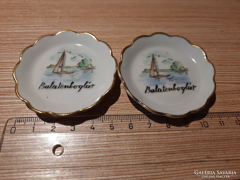 An old aquincum porcelain decorative plate with the inscription Balatonboglár, depicting a sailing ship, souvenir 2 pieces