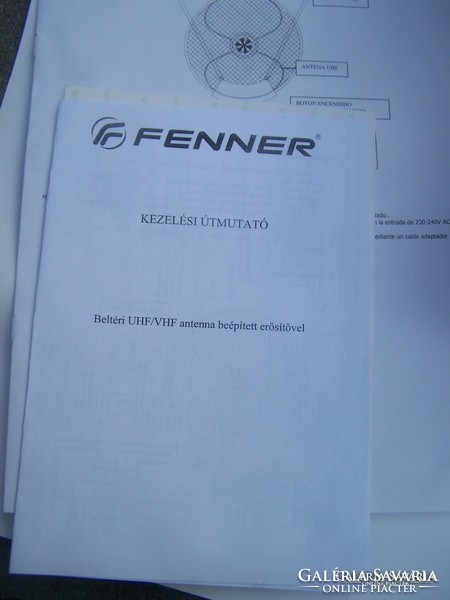 Indoor uhf vhf antenna with built-in amplifier with Fenner user manual, in original box, defect