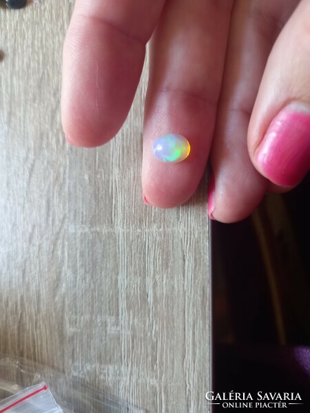 Genuine rainbow opal cuts from Ethiopia up to 1-2 ct
