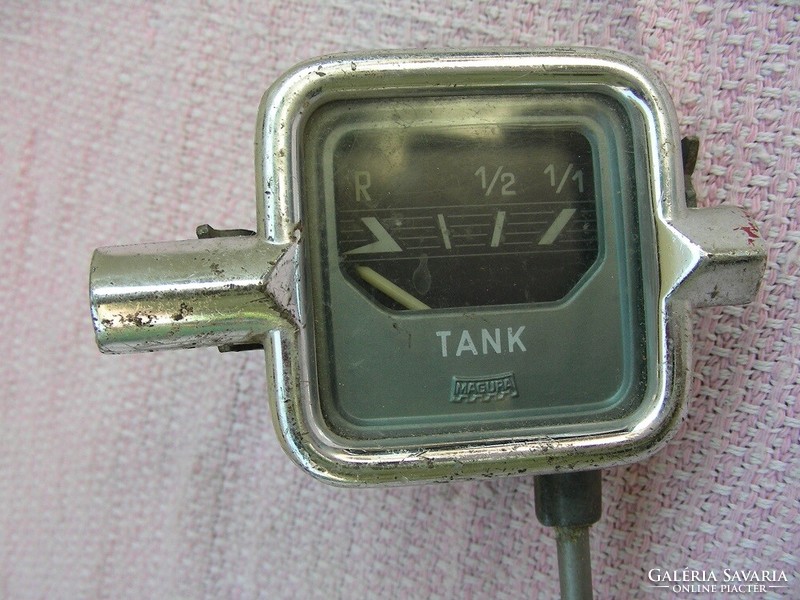 Vintage vw beetle back fuel indicator
