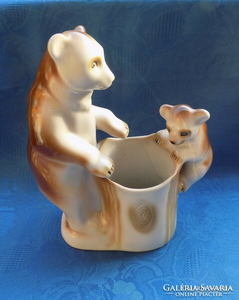 Ritka orosz porcelán medve kis boccsal figura (po-2)
