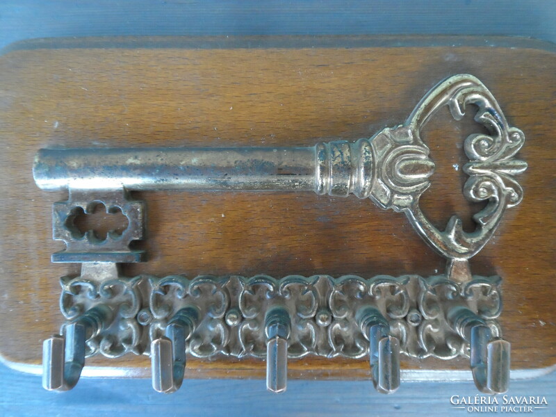 Retro wall bronze key holder