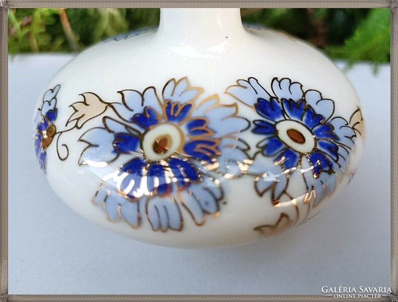 Zsolnay porcelain hand-painted and gold feathered cornflower pattern vase
