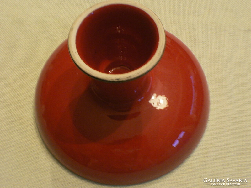 Ceramic offering for the center of the table